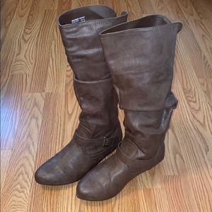 🆑 5/$30 Women’s Brown Leather Buckle Boots